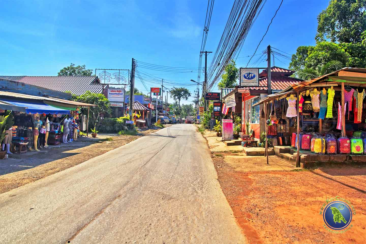 Dorf beim Kai Bae Beach auf Koh Chang in Thailand