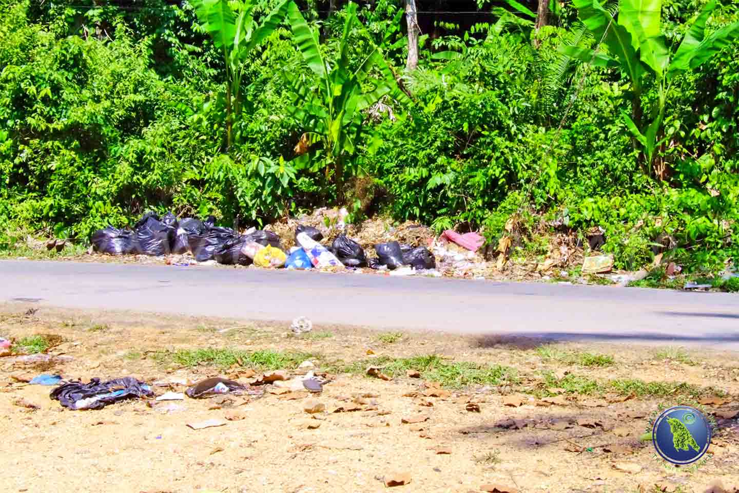 Müll auf Koh Chang in Thailand